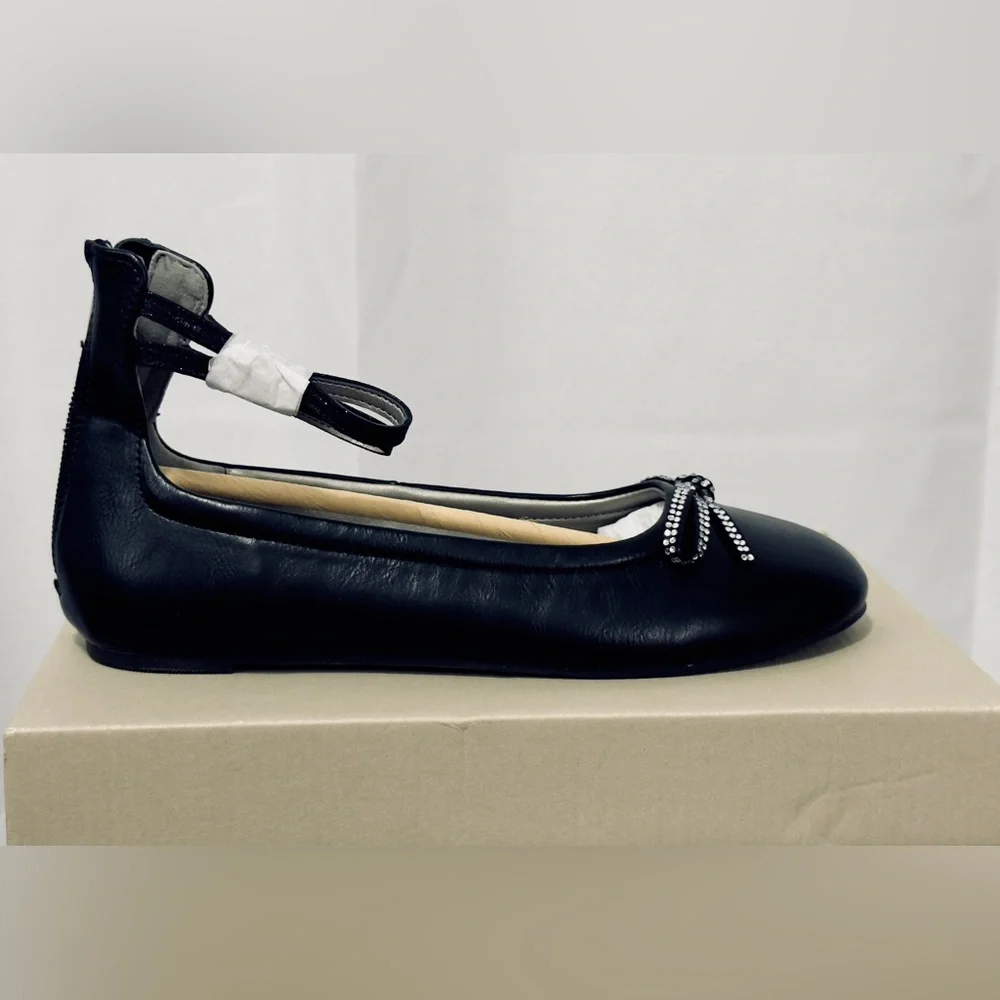 Kenneth Cole New York Big Girls Daisy Luv Black Ballet Flat Shoes US 4.      NWT